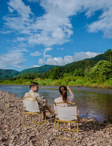 Ein Paar Männer Und Frauen Campieren Fluss Nan Sapan Thailand — Stockfoto