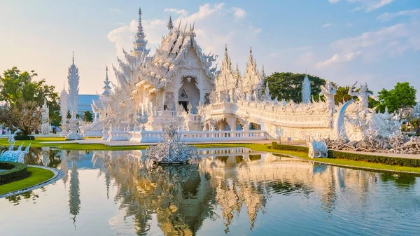黄昏时分 泰国清莱的清莱白寺 又称白寺 位于泰国清莱 — 图库照片
