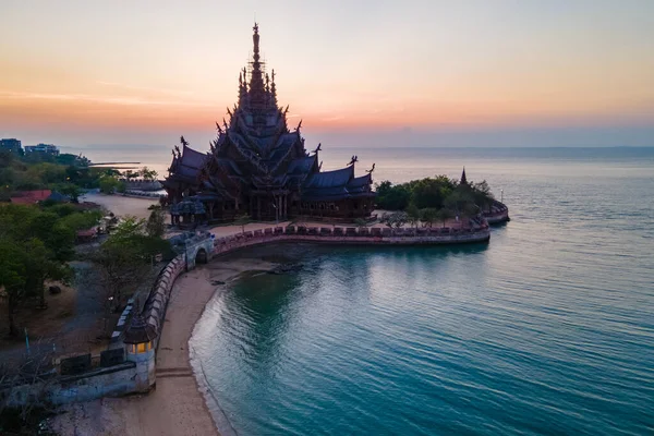 Heiligtum Der Wahrheit Pattaya Thailand Holztempel Meer Bei Sonnenuntergang Strand — Stockfoto