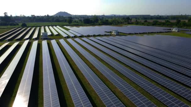 Panele Słoneczne System Generatorów Energii Słonecznej Przejście Czystej Technologii Energetycznej — Wideo stockowe