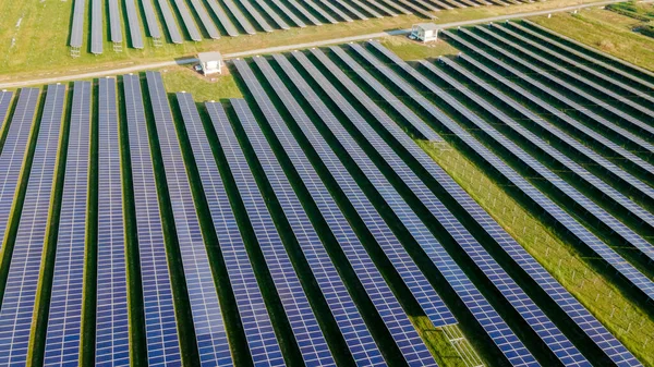 Chonburi Tayland 'da güneş enerjisi alan enerjisi geçişi