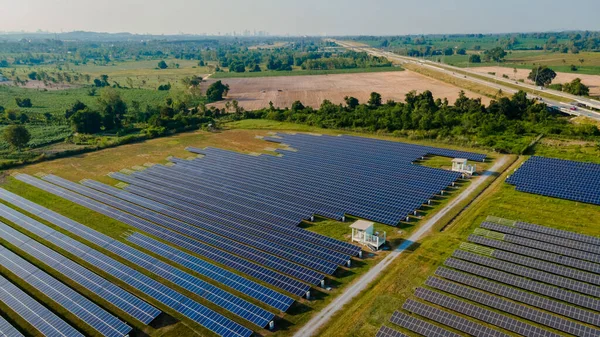Chonburi Tayland 'da güneş enerjisi alan enerjisi geçişi