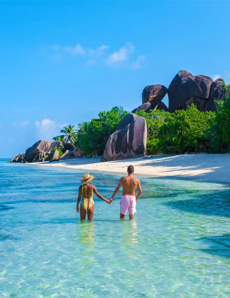 Anse Source Argent Beach Digue Island Seychelles Coppia Uomini Donne — Foto Stock