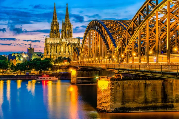 Köln Köln Bei Sonnenuntergang Kölner Hohenzollernbrücke Über Den Rhein Mit — Stockfoto