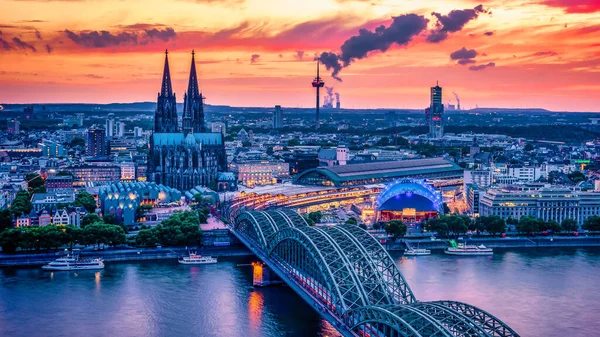 Köln Köln Bei Sonnenuntergang Kölner Brücke Mit Dem Dom Schöner — Stockfoto