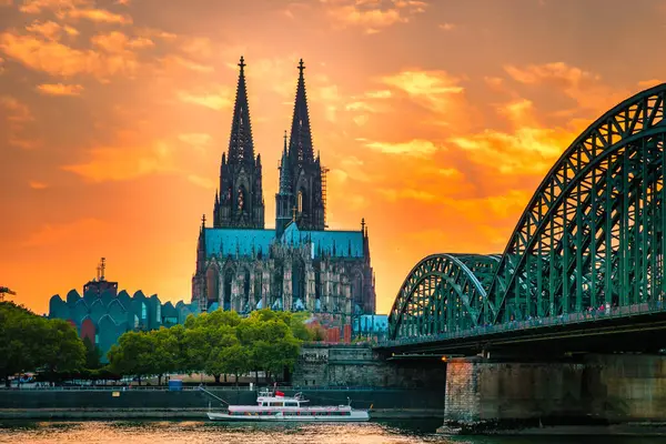 Kölner Stadtsilhouette Kölner Skyline Bei Sonnenuntergang Kölner Brücke Mit Dom — Stockfoto