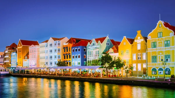 Willemstad Curacao Marca 2021 Antyle Holenderskie Kolorowe Budynki Nocy Przy — Zdjęcie stockowe