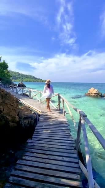 섬에서 여행에 아시아 Sattahip Chonburi 사마레산 바다에 부두에서 — 비디오