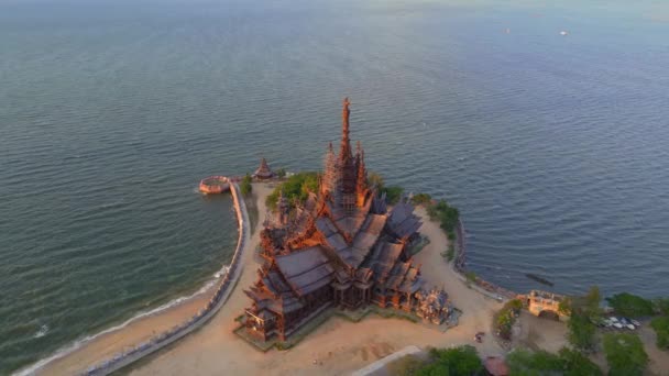 Sanningens Helgedom Trätemplet Pattaya Thailand Gigantisk Träkonstruktion Belägen Vid Udden — Stockvideo