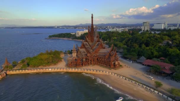 Sanningens Tempel Pattaya Thailand Gigantisk Träkonstruktion Som Ligger Vid Udden — Stockvideo