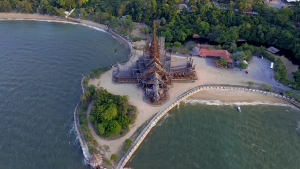 Zachód Słońca Sanktuarium Prawdy Drewniana Świątynia Pattaya Tajlandia — Wideo stockowe