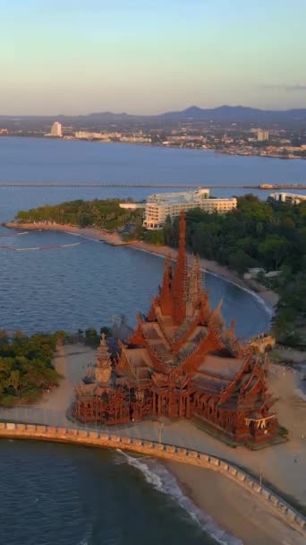 Asylum Pravdy Dřevěný Chrám Pattaya Thajsku Dřevěná Socha Svatyně Pravdy — Stock video