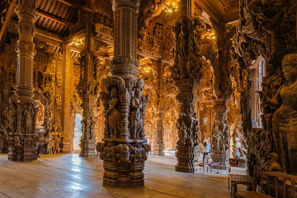 Interior Santuário Verdade Templo Madeira Pattaya Tailândia Uma Construção Madeira — Fotografia de Stock