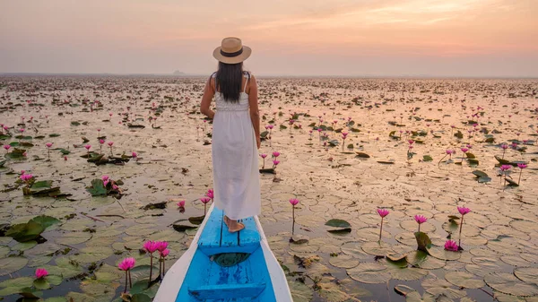 Mer Lotus Rouge Lac Nong Harn Udon Thani Thaïlande Femme — Photo