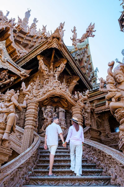 Diverse Couple Men Women Visit Sanctuary Truth Wooden Temple Pattaya — Stock Photo, Image