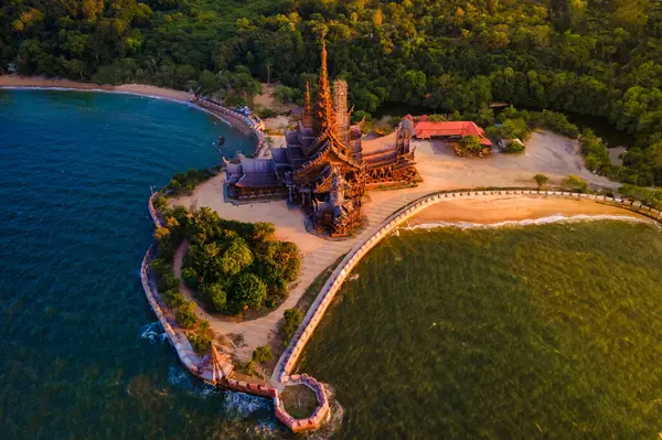 Het Heiligdom Van Waarheid Van Hout Tempel Pattaya Thailand Bij — Stockfoto