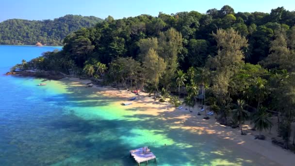 Playa Tropical Con Turqouse Océano Color Tailandia Drone Vista Superior — Vídeo de stock