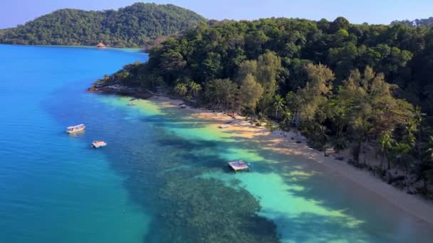 Playa Tropical Con Turqouse Océano Color Tailandia Drone Vista Superior — Vídeo de stock