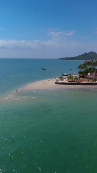 Drone Vista Aérea Koh Muk Uma Ilha Tropical Com Palmeiras — Vídeo de Stock