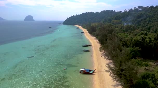 Drone Légi Kilátás Koh Ngai Trópusi Sziget Hosszú Farok Hajók — Stock videók