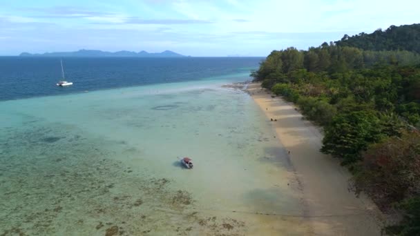 Letecký Pohled Tropický Ostrov Koh Kradan Turqouse Barevným Oceánem Modrý — Stock video