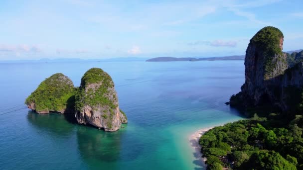 Рейлі Біч Крабі Таїланд Тропічний Пляж Кольоровим Океаном Вид Дрона — стокове відео