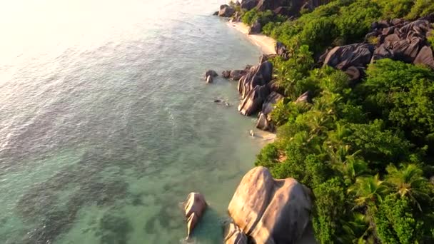 Anse Πηγή Dargent Παραλία Digue Island Σεϋχέλλες Drone Εναέρια Άποψη — Αρχείο Βίντεο