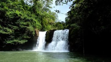 Koh Kood Adası Tayland Şelalesi, Khlong Chao Şelalesi Koh Kood Tayland.