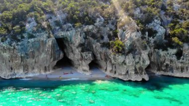 Cala Gonone Orosei kıyıları, Sardinya İtalya, Cala Mariolu, İtalya, Sardinya 'nın doğu kıyıları, Baunei belediyesinde Orosei körfezi