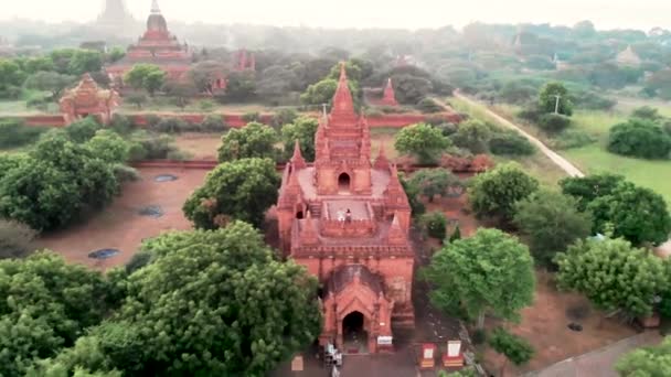 Couple Visit Sunrise Bagan Myanmar Drone Aerial View Sunrise Temples — Stock Video