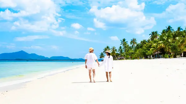 Couple Men Woman Summer Koh Muk Tropical Island Caucasian Man — Stock Photo, Image