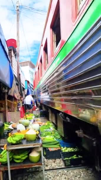 Treno Viaggia Lungo Vivace Mercato Con Frutta Verdura Fresca Design — Video Stock