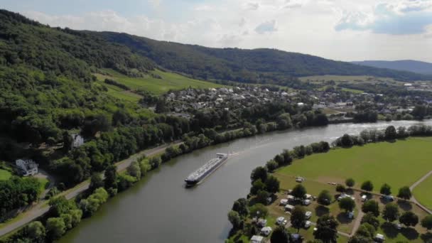 Transport Gas Från Fartyg För Inlandssjöfart Över Floden Mosel Tyskland — Stockvideo