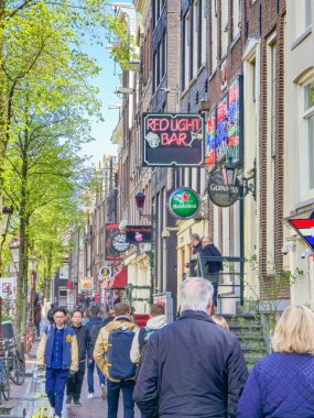 Amsterdam Hollanda 21 Nisan 2024 Yeni yönetmelikler sırasında Kırmızı Işık Bölgesi Amsterdam 'ın başka bir bölümüne taşınacak