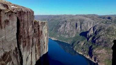 Kjeragbolten Fjord, Norveç, Lysefjord Norveç 'in büyük uçurumu