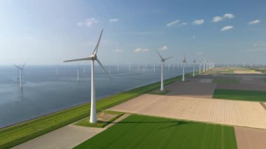 Yeşil enerji ve sürdürülebilirlik çabalarına öncülük eden Hollanda 'da bulunabilecek etkileyici ve yüksek türbinleri keşfetmek için zaman ayırın.