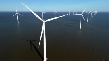 Hollanda 'da yenilikçi yel değirmeni türbinlerini keşfetmek, yenilenebilir enerjiyi geliştirmek, sürdürülebilirliği desteklemek ve büyük ölçekte küresel ısınmayla önemli ölçüde mücadele etmek için hayati önem taşıyor.