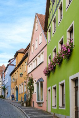 Rothenburg ob der Tauber, Almanya, 25 Ağustos 2024, Rothenburg ob der Tauber 'in pitoresk caddelerinde dolaştım. 