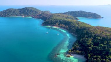 Koh Wai Adası Tayland 'ın sakin cazibesini tecrübe edin, canlı deniz yaşamı ve yemyeşil yaşam ile çevrili..