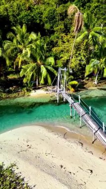 Tayland 'da Koh Kood' un nefes kesici manzaralarını keşfedin. Yeşilliğin berrak sularla buluştuğu yer..