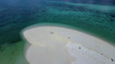 Koh Lipe, Tayland 'ın nefes kesici güzelliğini deneyin, büyüleyici plajlarını, canlı sularını ve sakin manzaralarını gösterin. Rahatlama ve macera arayışları için mükemmel..
