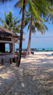 Tayland 'daki Koh Mak ve Koh Kham Adası' nın huzurlu güzelliğini tecrübe edin. Kumsallar, sallanan palmiyeler ve kristal berrak su rahatlama ve macera için cennet gibi bir tropik kaçış yaratır..