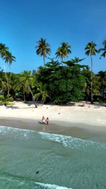 Yumuşak kumlar, canlı palmiye ağaçları ve sakin turkuaz suların yer aldığı Koh Kood Adaları 'nın sakin güzelliğini deneyimleyin. Rahatlamak ve macera yaşamak için mükemmel bir kaçış..