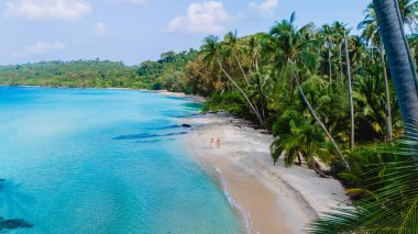 Tayland 'ın berrak suları ve uzun palmiye ağaçları ile tanınan nefes kesici Koh Kood Adası' nı keşfedin. Macera arayanlar ve sakin bir tropik kaçış arayışında olanlar için mükemmeldir.