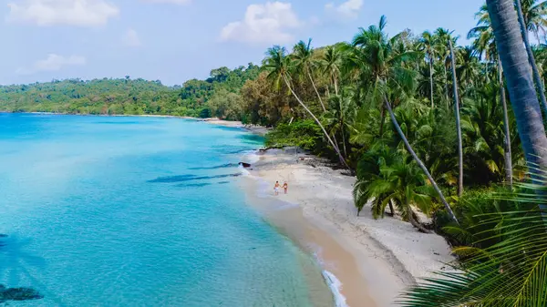 Tayland 'daki Koh Kood Adası' na unutulmaz bir gezi planlayın. Temiz suları ve palmiye püsküllü plajları ile ünlüdür. Rahatlamak ve gerçek bir tropikal cennet deneyimi için mükemmeldir.