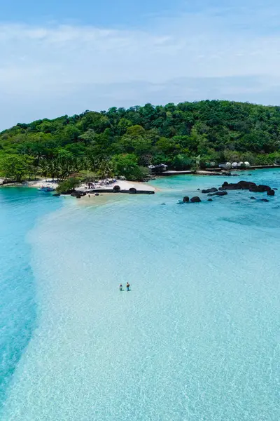 Tayland 'daki Koh Mak ve Koh Kham Adası' nın göz kamaştırıcı güzelliğini keşfedin. Kristal berrak suların el değmemiş kumlu kıyılarla buluştuğu yer..