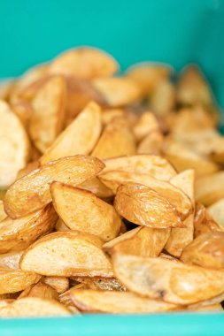 Kavanozda kızarmış patates.