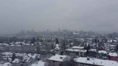 Karlı bir günde şehir merkeziyle Vancouver 'ın hava manzarası