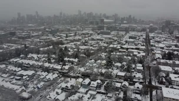 Voar Sobre Bairro Vancouver Com Telhados Cobertos Neve Centro Cidade — Vídeo de Stock