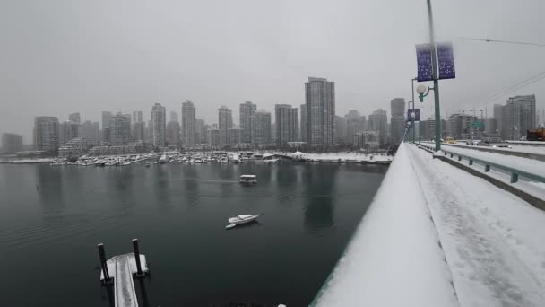 Timelapse Boats Bridge Cars Passing Winter Day Vancouver — Stock video
